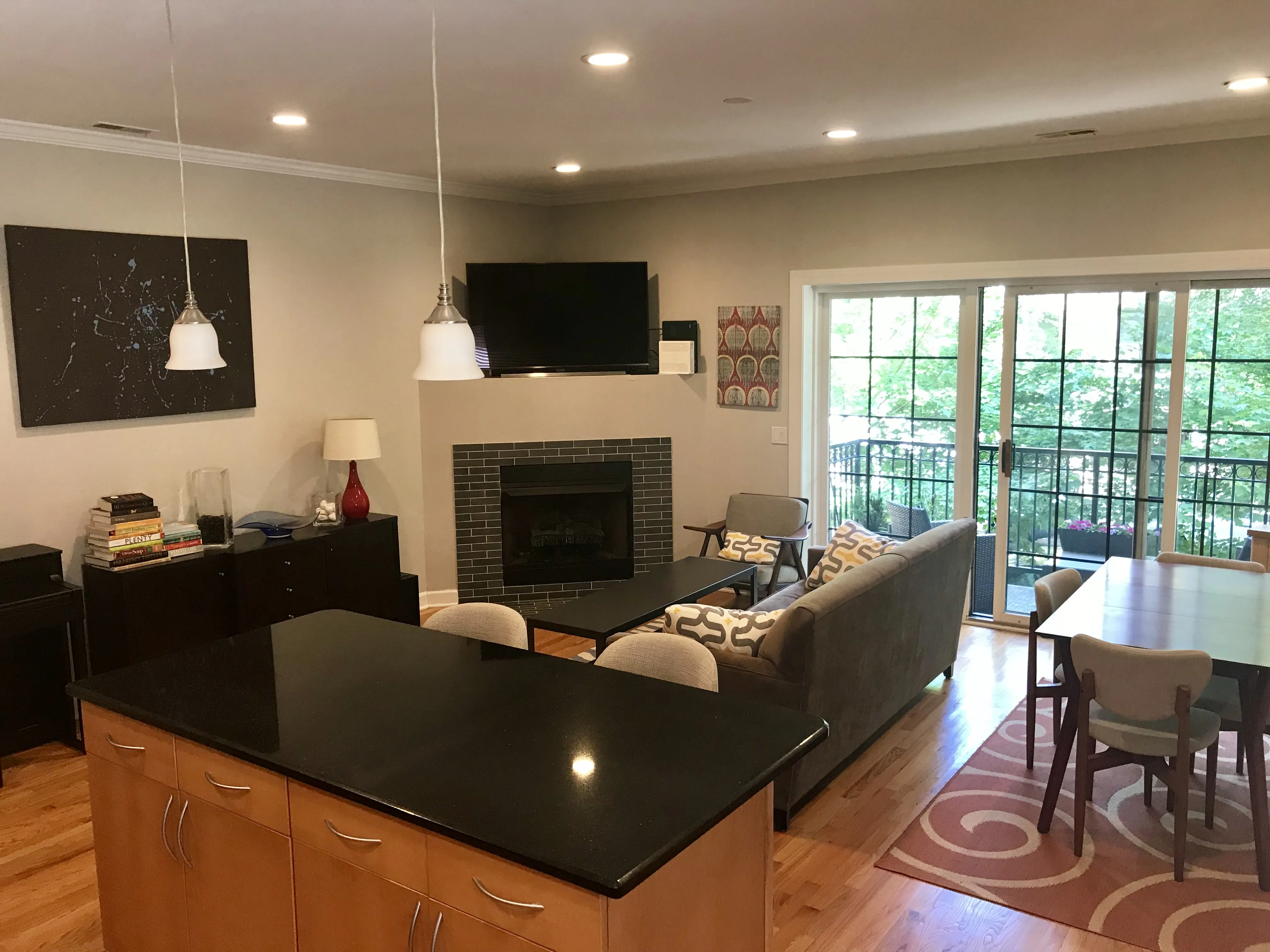 663 W Barry Ave 60657-Quiet, Modern Lakeview Condo-unit#2D-Chicago-IL