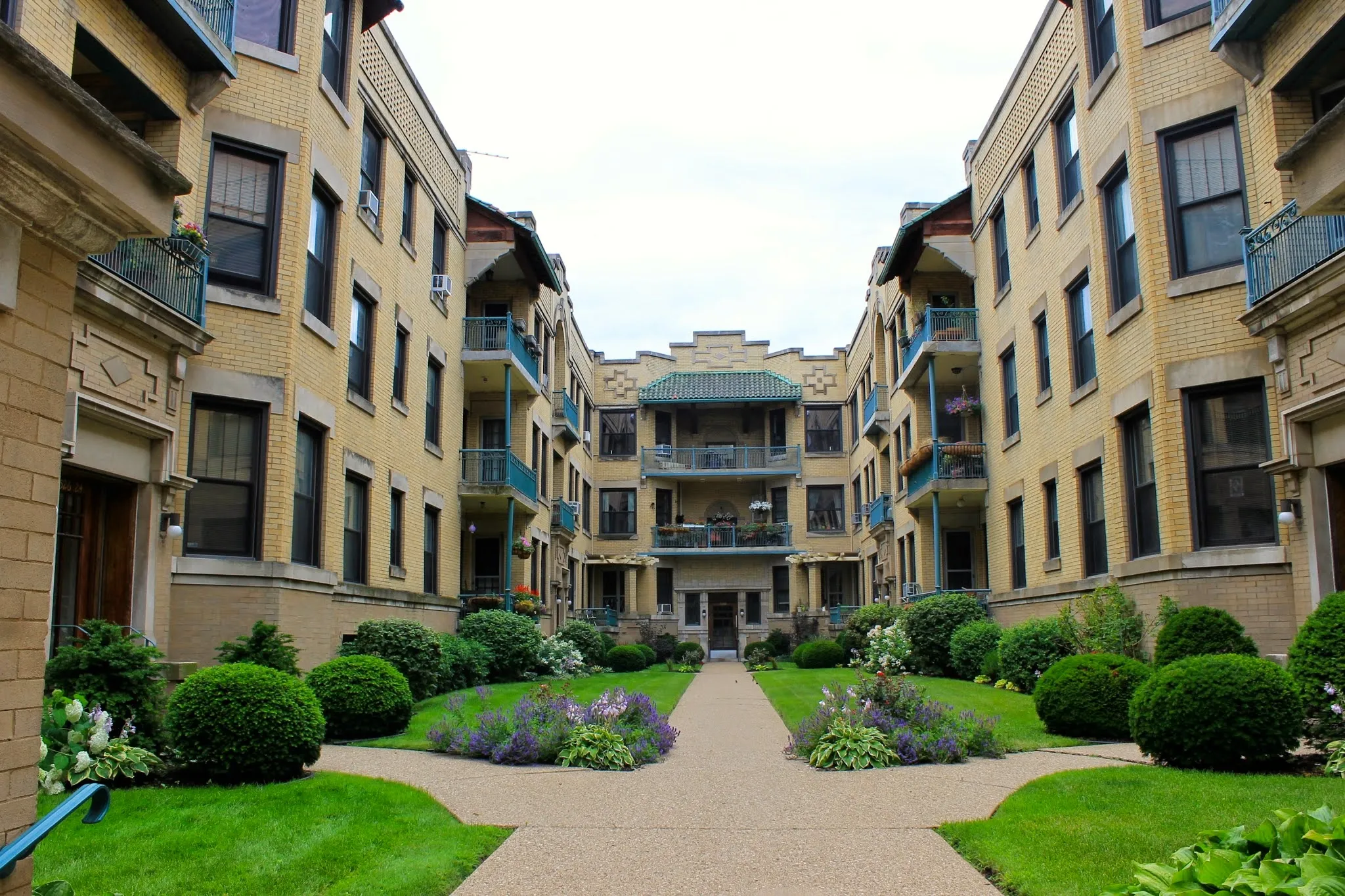 5522 S CORNELL AVE 60637-Cornell Apartments-unit#03-W-Chicago-IL