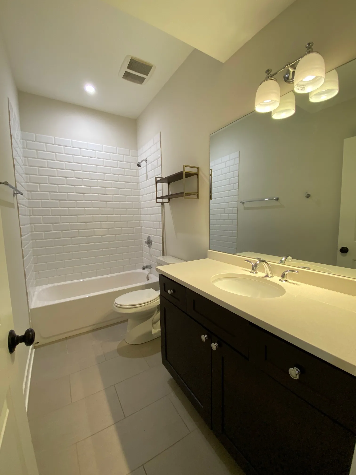 3138 N Seminary Apartments