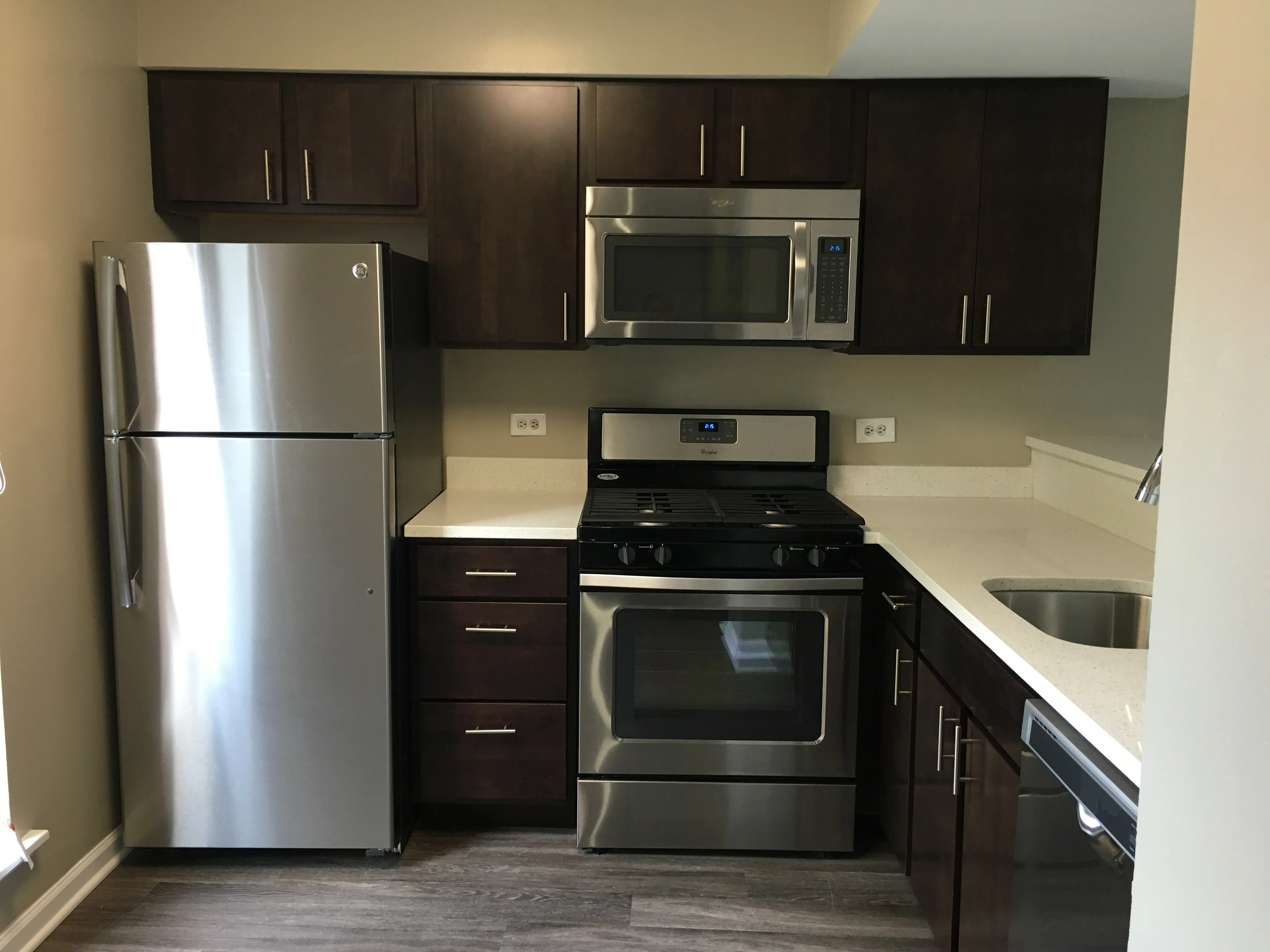 1801 N Dayton and 818 W Willow 1 Bedroom