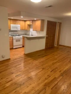 865 West Buckingham Apartments