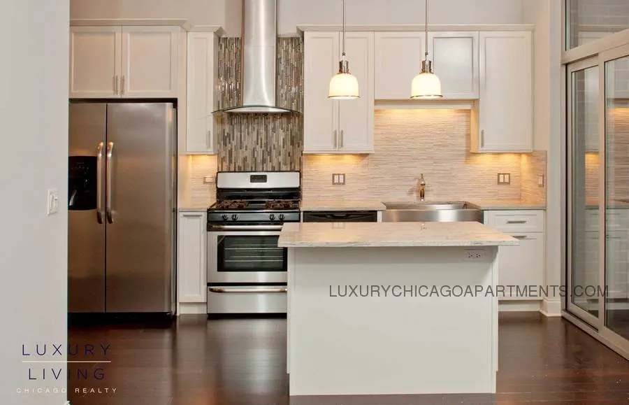 model kitchen at The Aberdeen West Loop Apartments