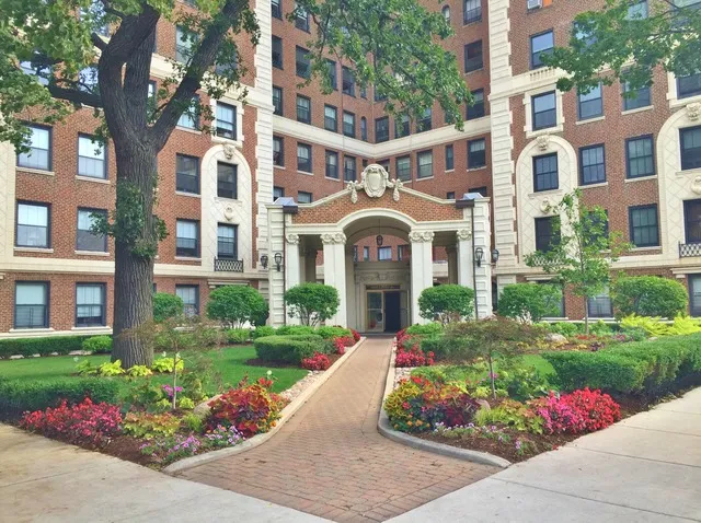 Jackson Tower Apartments