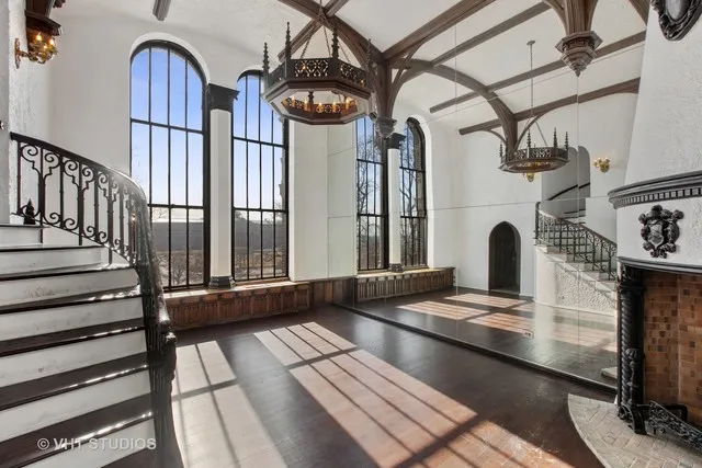 Jackson Tower Apartments