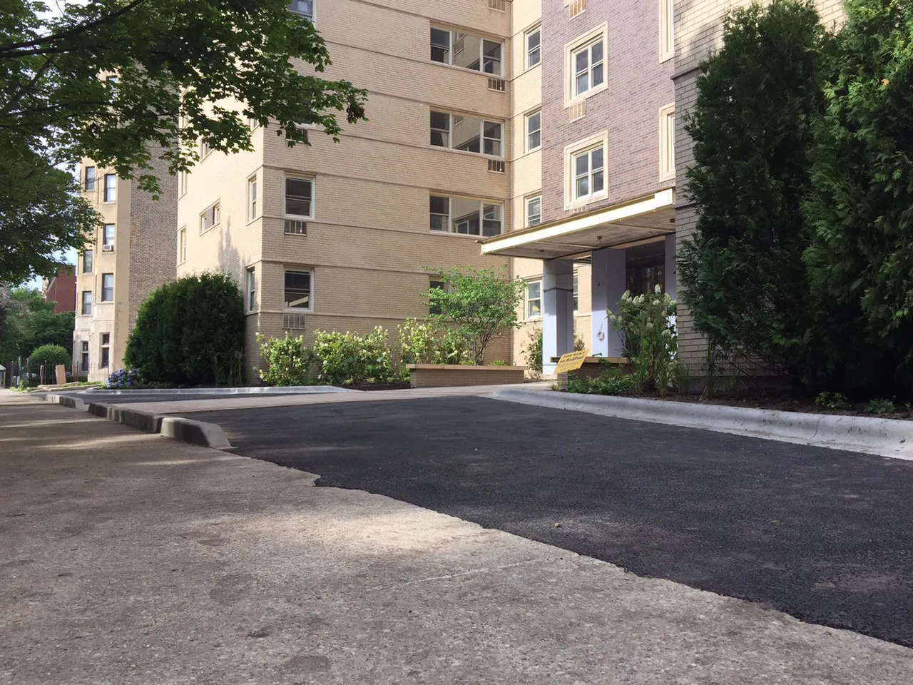street view of Kenmore Place Apartments at 6119 N. Kenmore Ave