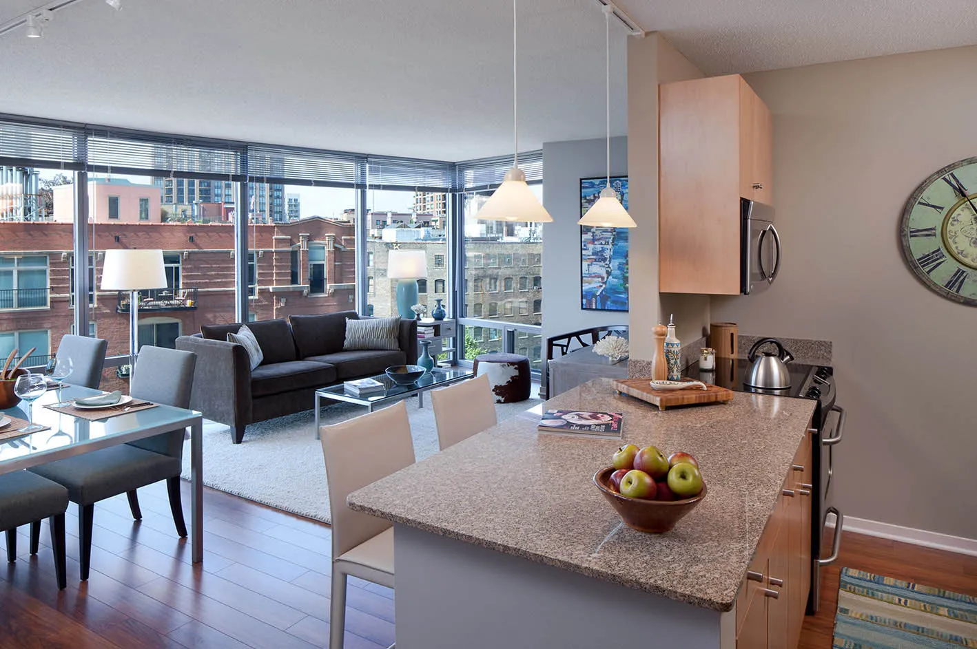 living room at Kingsbury Plaza Apartments in River North Chicago