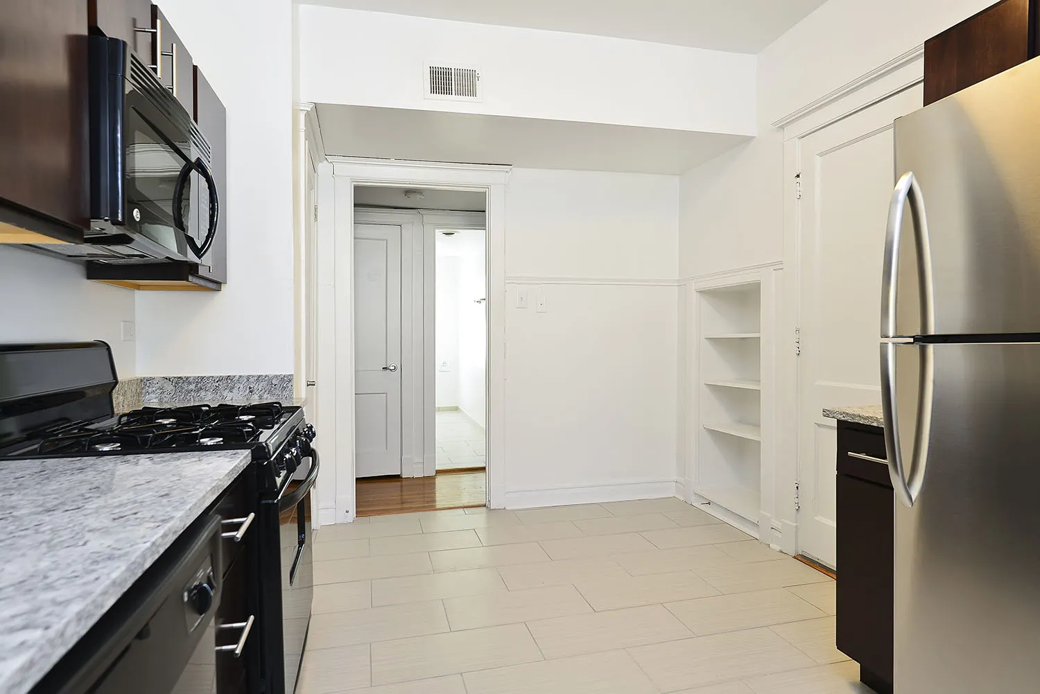 Reside on Irving Park Apartments