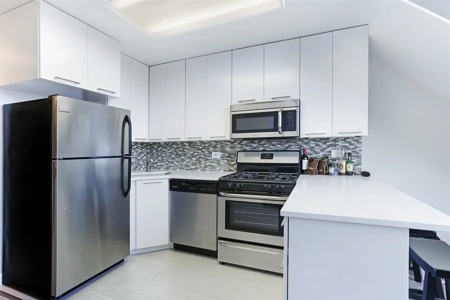 kitchen at Sheffield Lofts in Lakeview Chicago