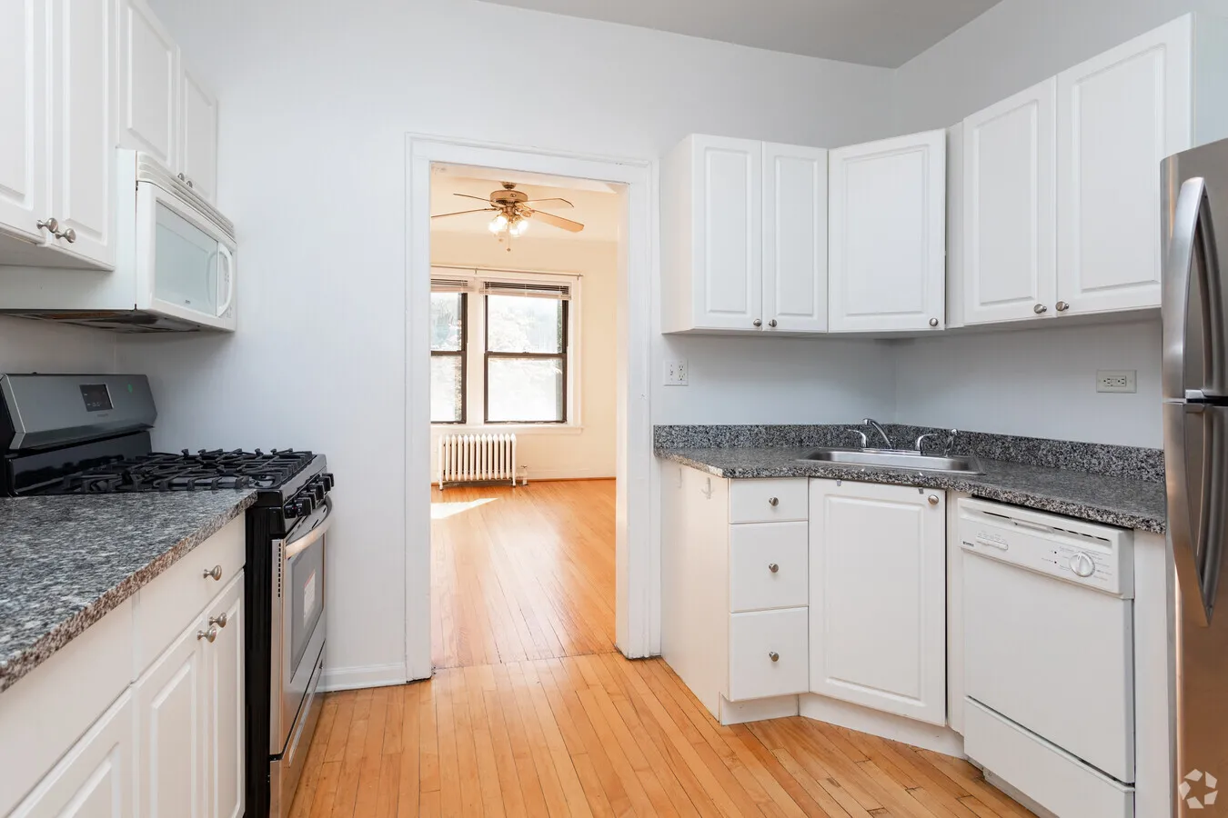 520-28 W Surf Apartments