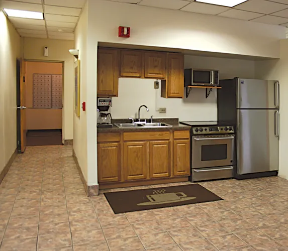 looking up at 4700 Lake Park Apartments in chicago