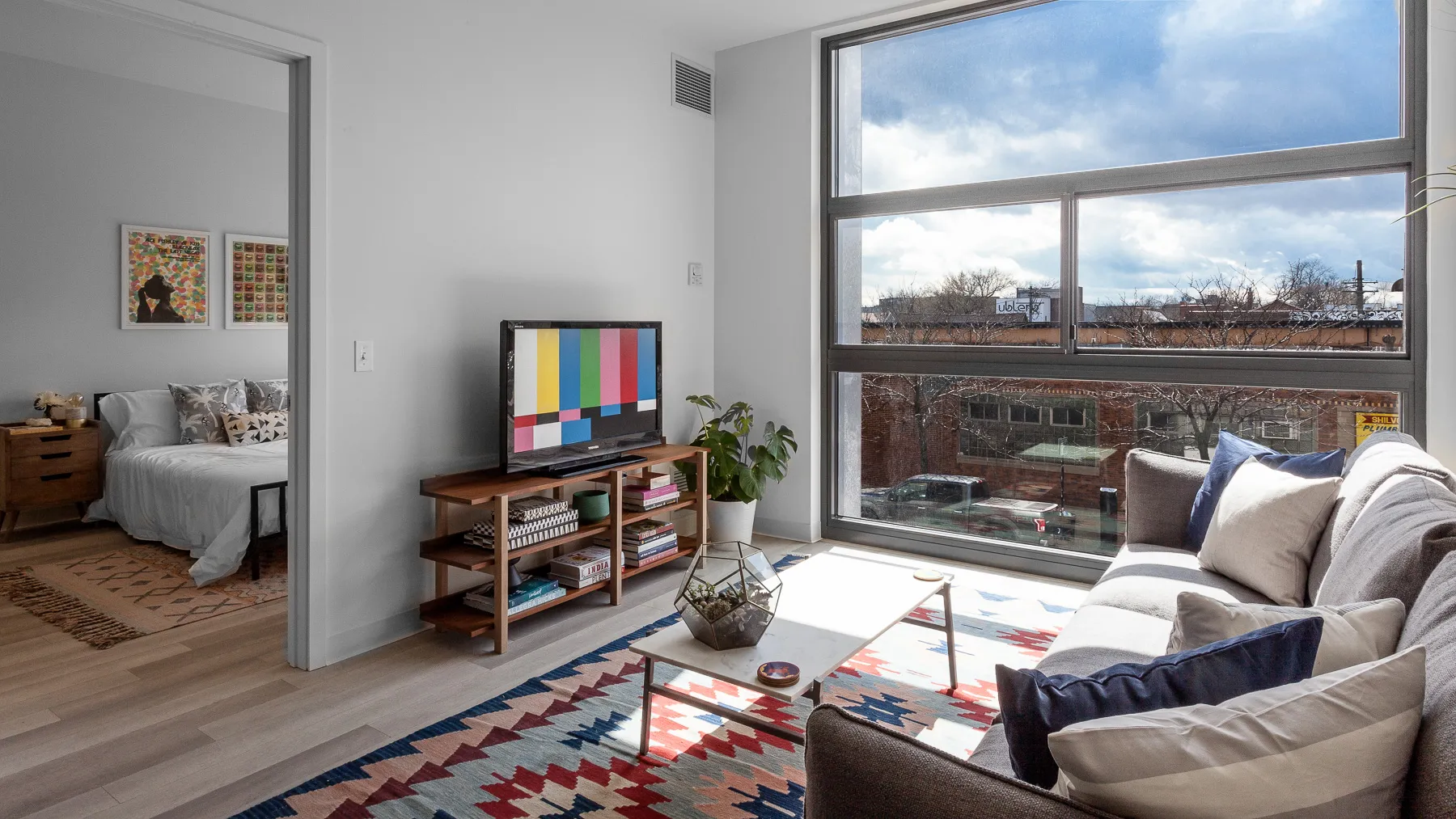 L - Logan Square Apartments