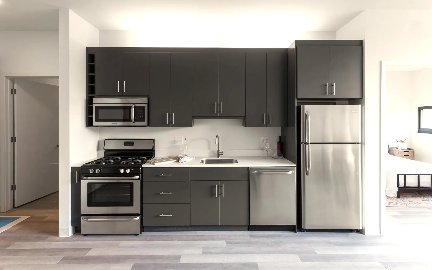 L - Logan Square Apartments