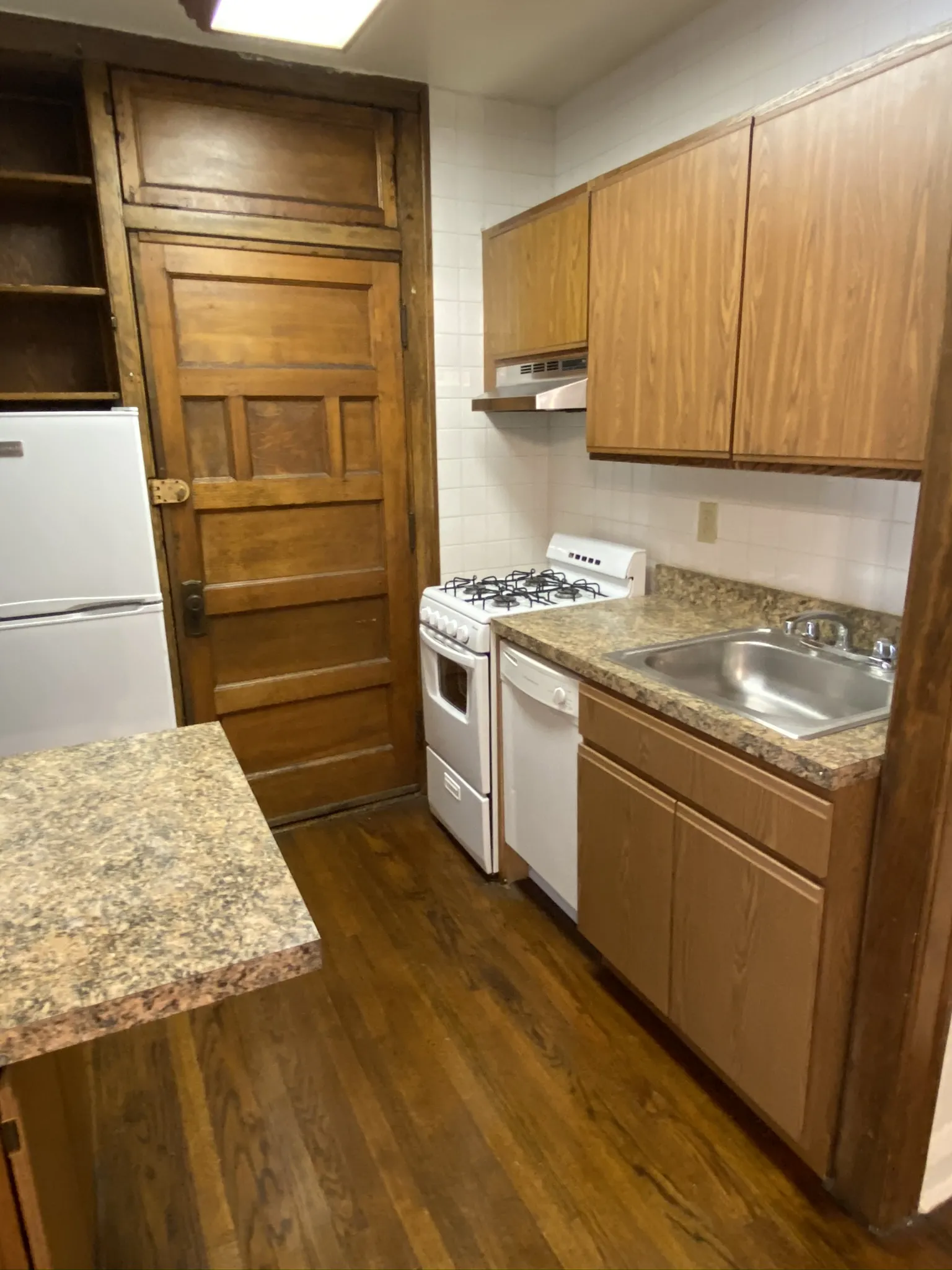 520 West Belden Apartments