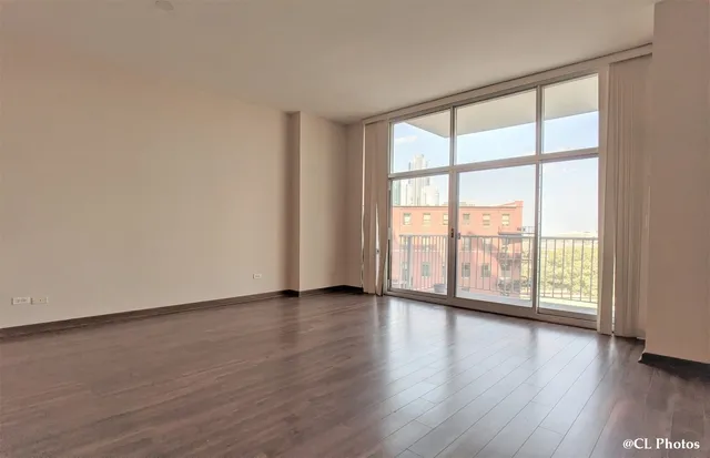 Lakeside Tower Apartments