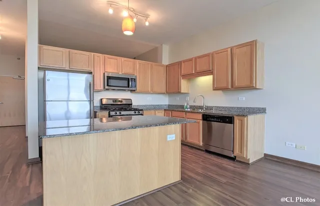 Lakeside Tower Apartments