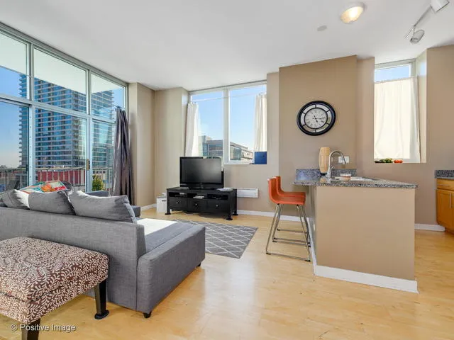 Lakeside Tower Apartments