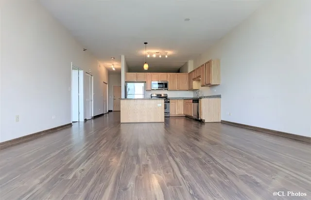 Lakeside Tower Apartments