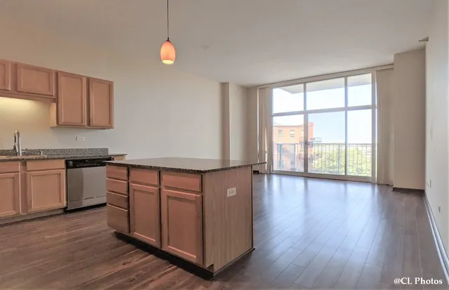 Lakeside Tower Apartments