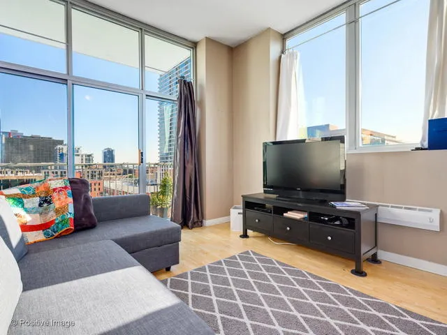 Lakeside Tower Apartments