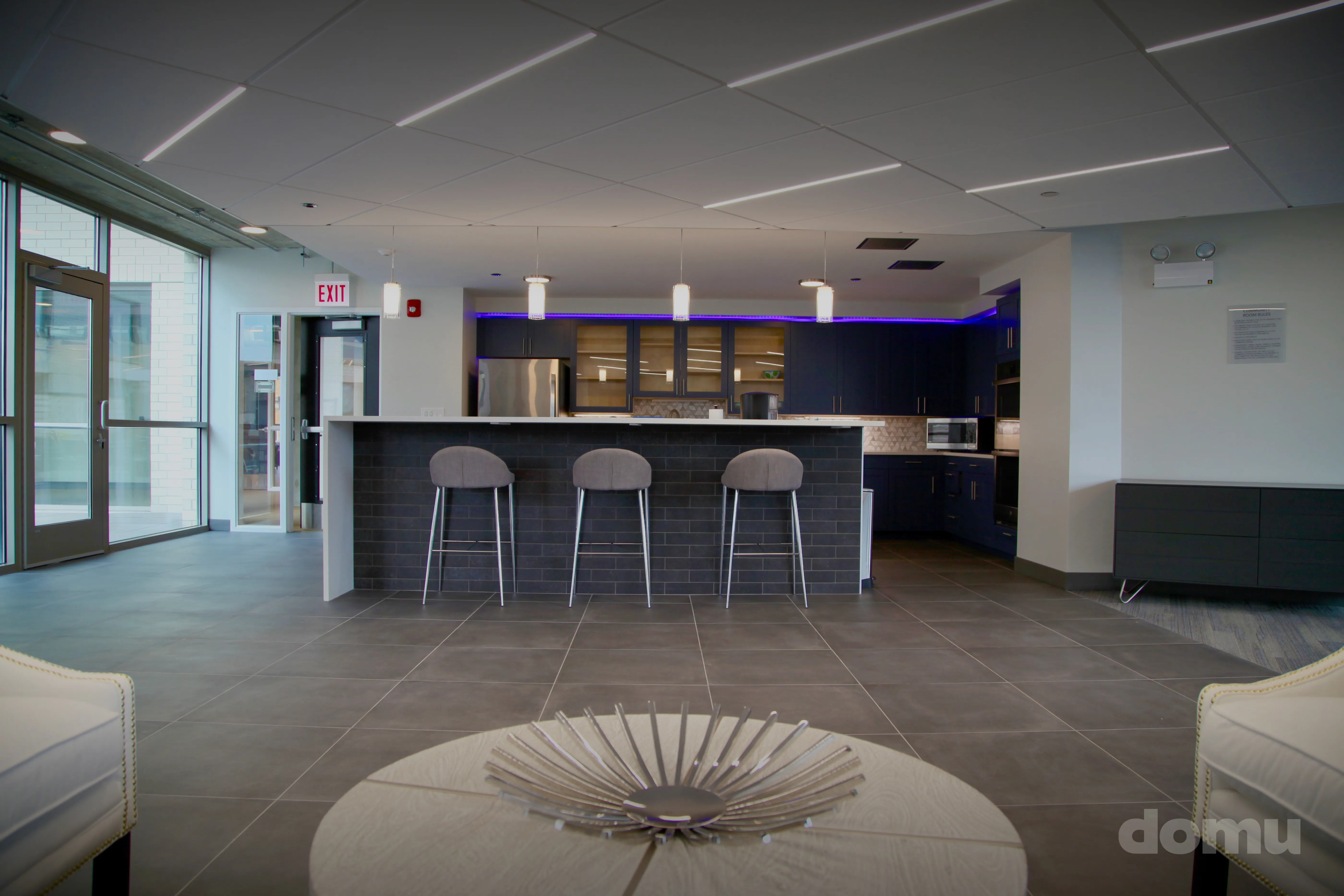 Lakeview 3200 Apartments