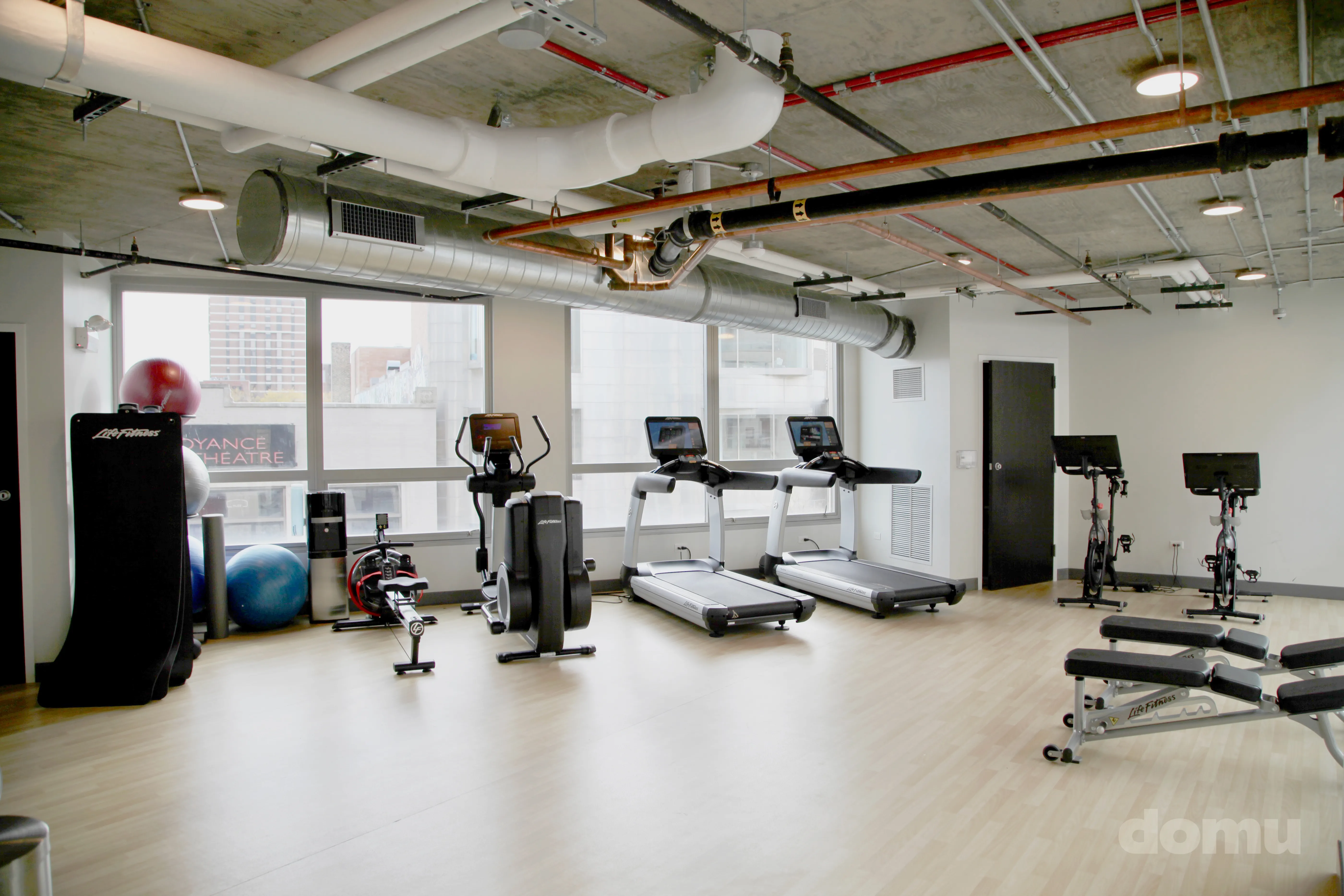 Lakeview 3200 Apartments