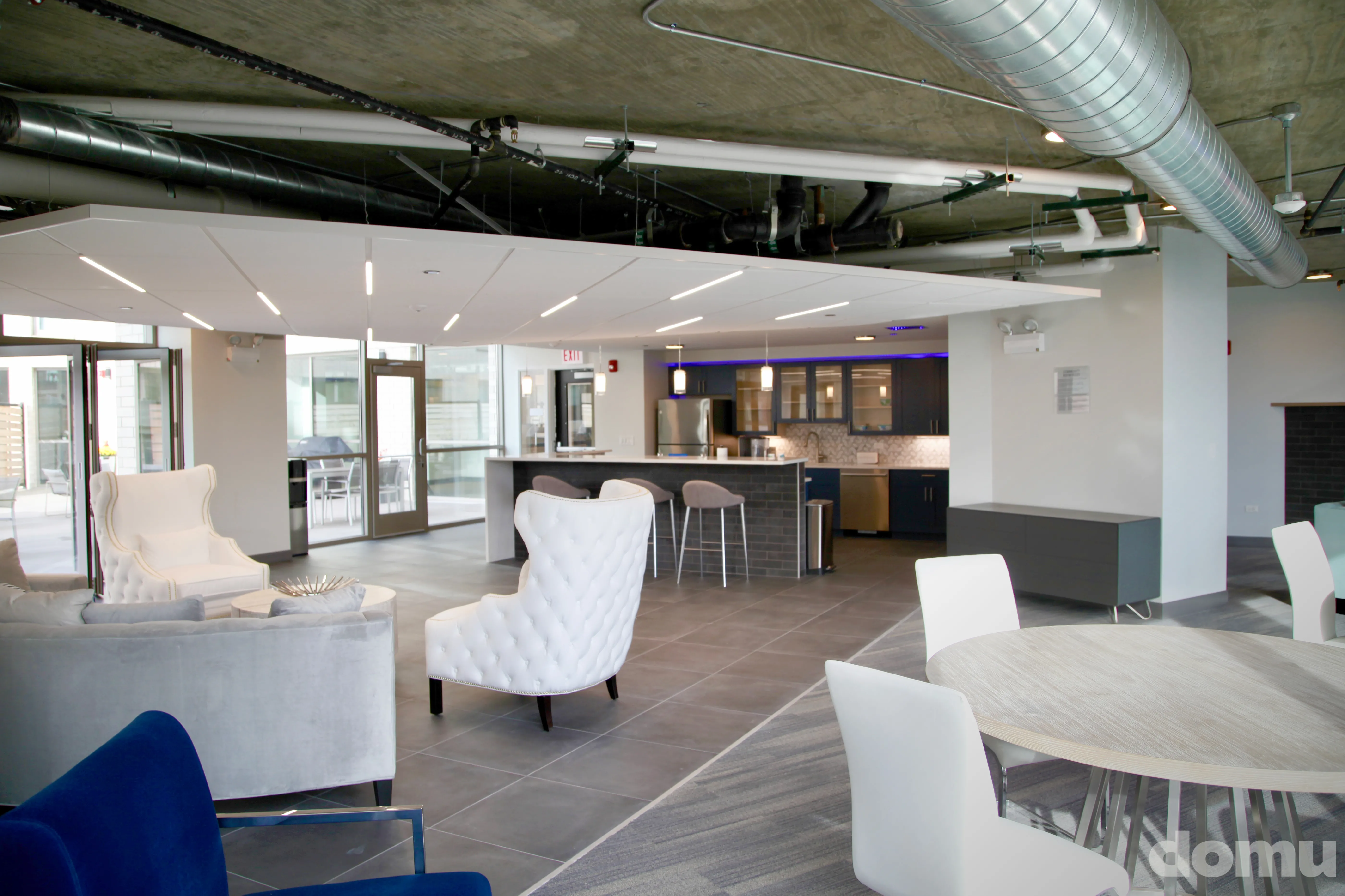 Lakeview 3200 Apartments