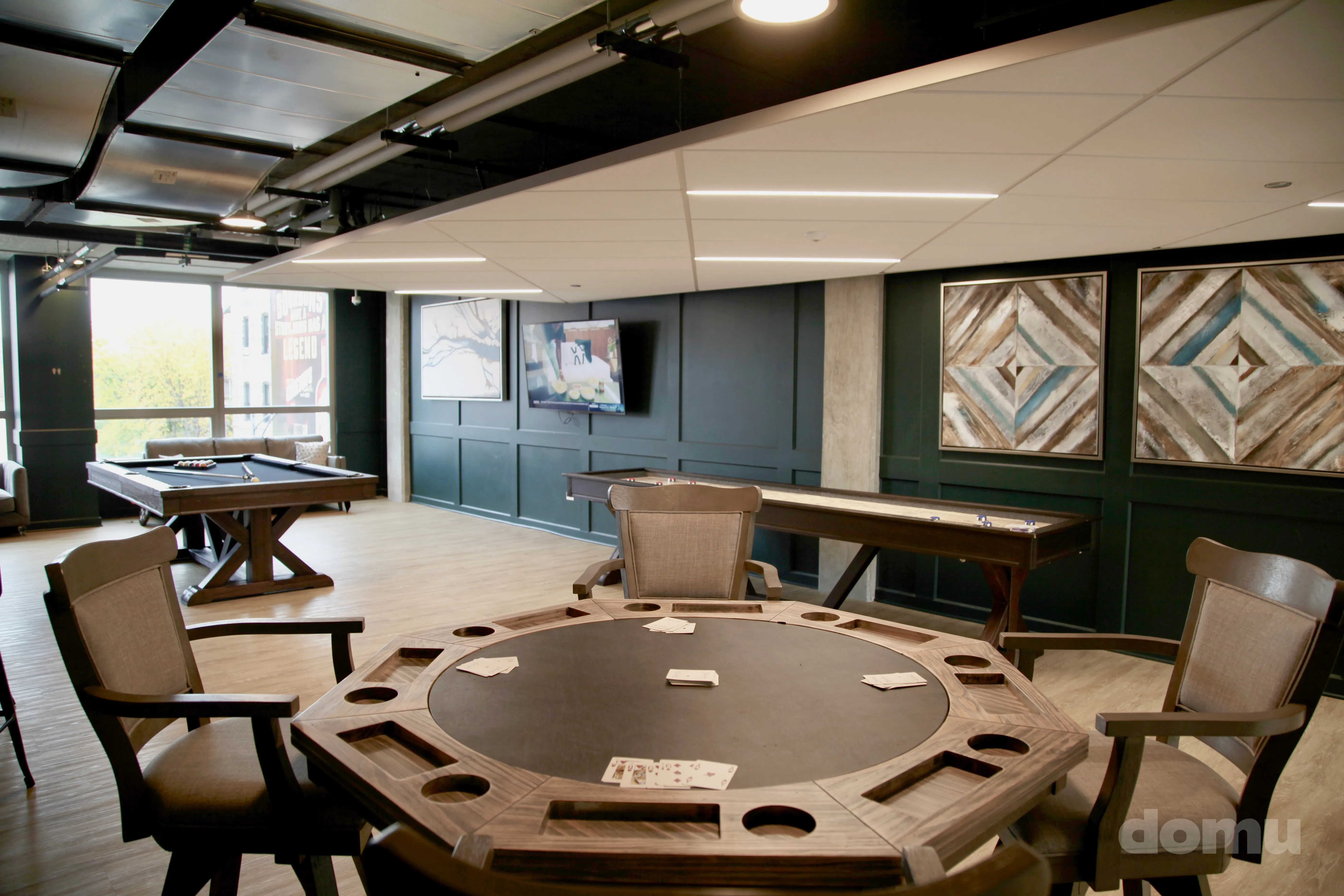 Lakeview 3200 Apartments