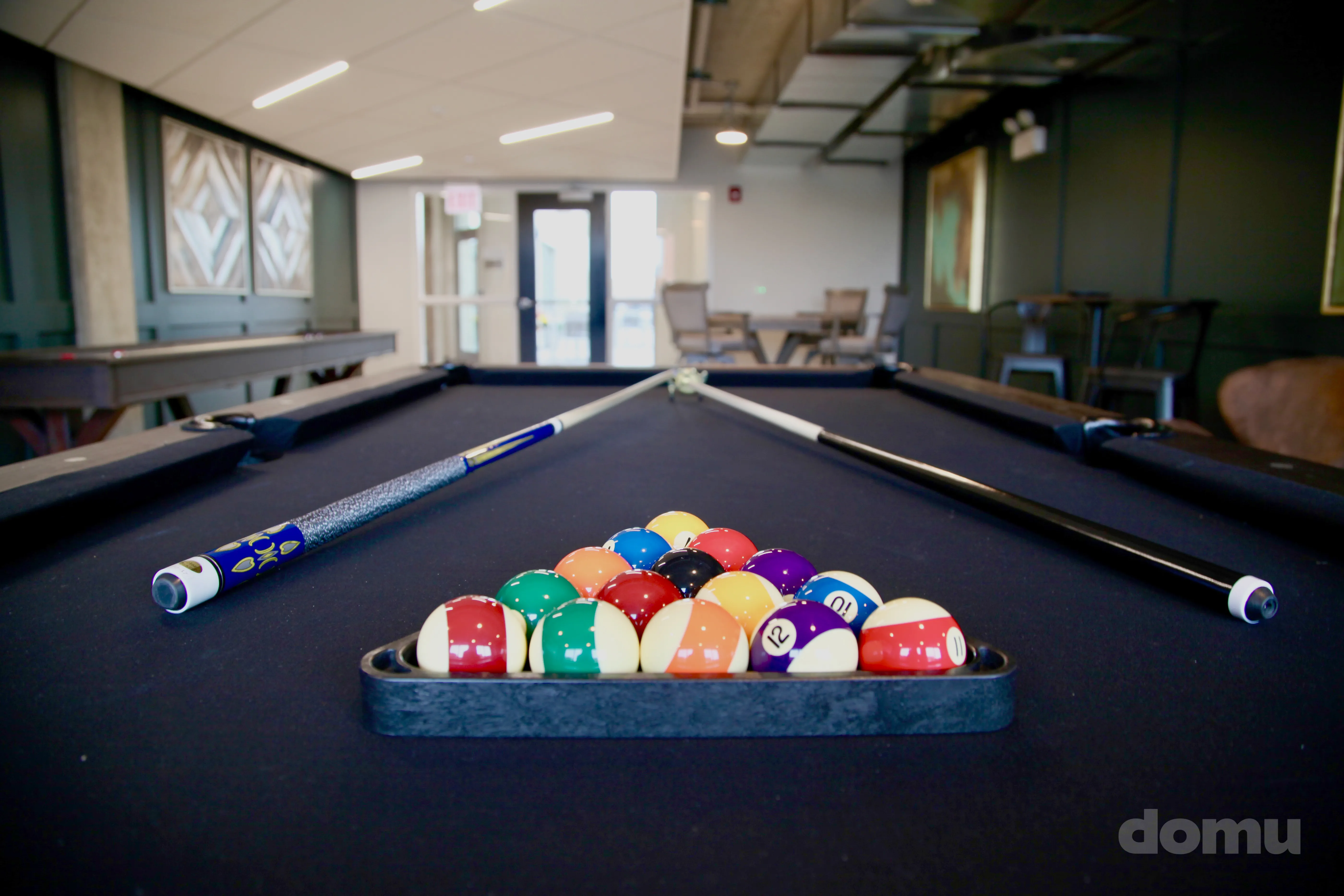 Lakeview 3200 Apartments