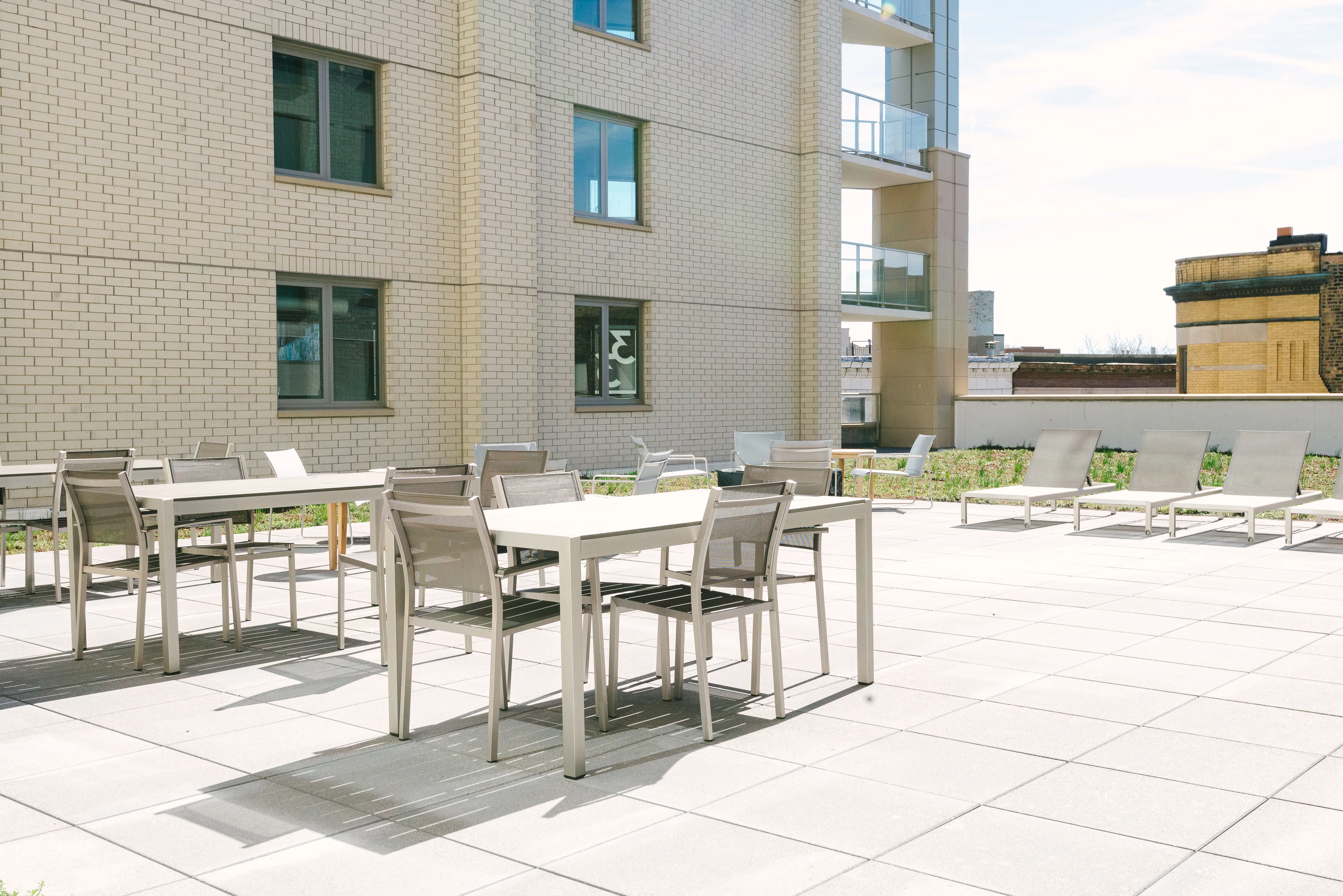 Lakeview 3200 Apartments