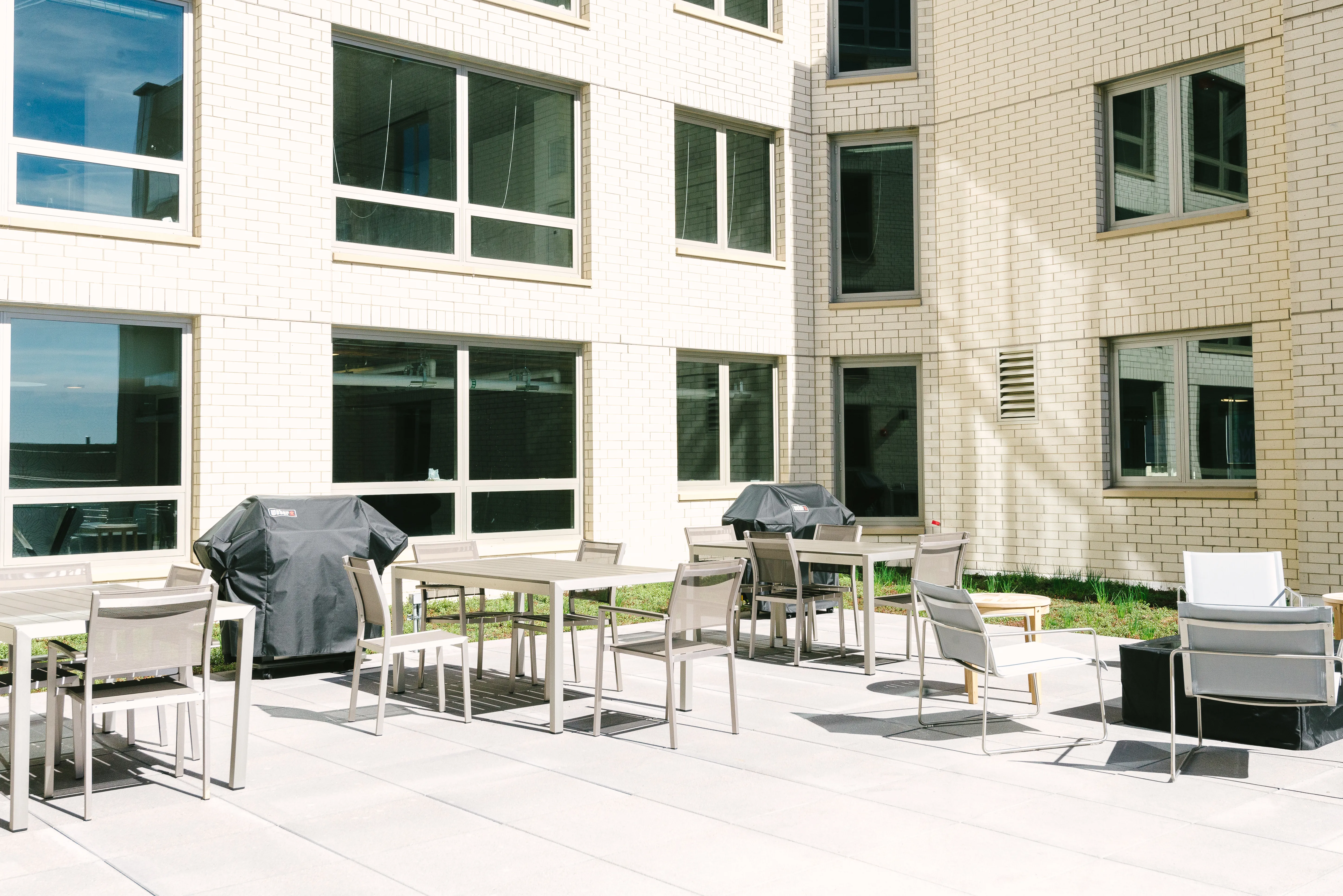 Lakeview 3200 Apartments