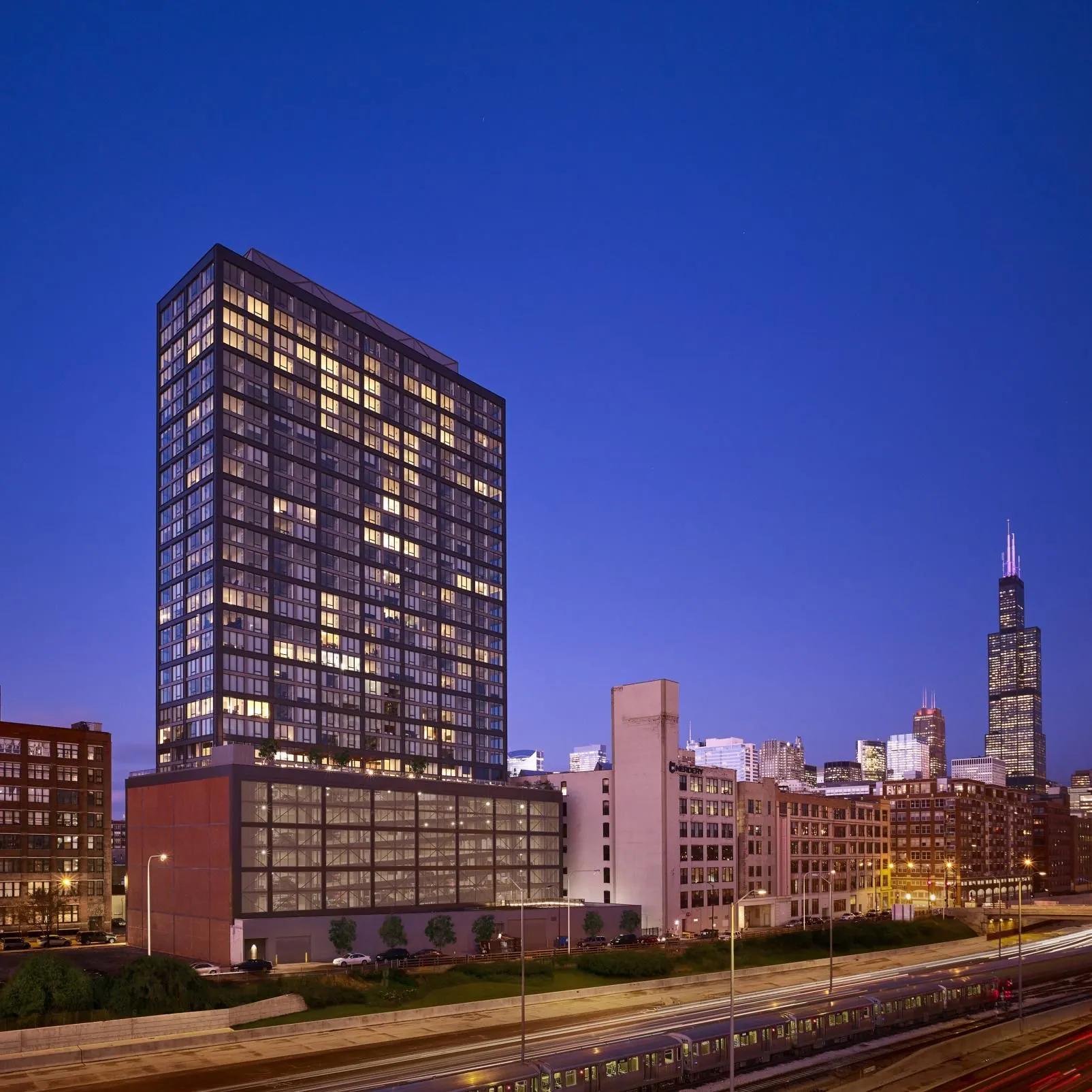 1035 W VAN BUREN ST 60607-Landmark West Loop-Chicago-IL