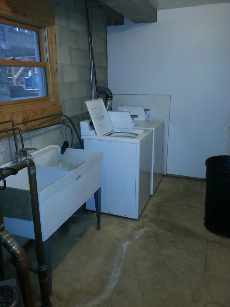 outside front of 3733 North Janssen Apartments in Lakeview Chicago