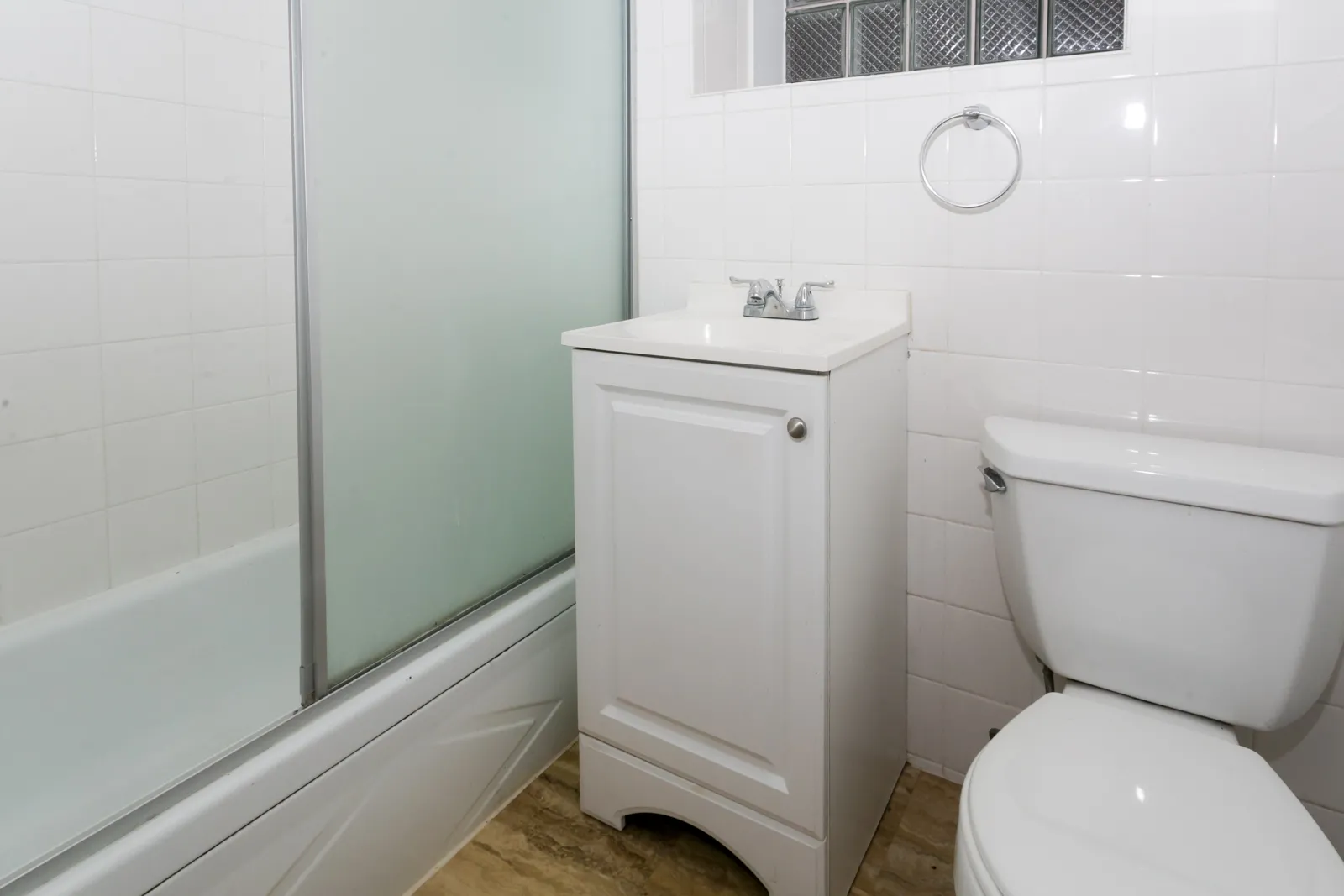 2256-64 N Lincoln Apartments