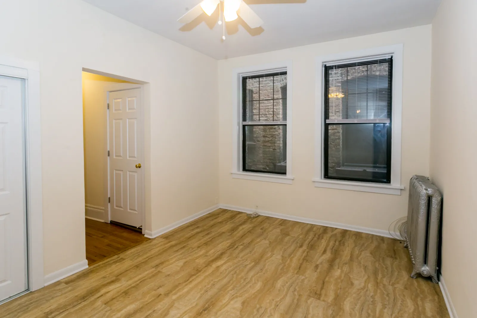 2256-64 N Lincoln Apartments