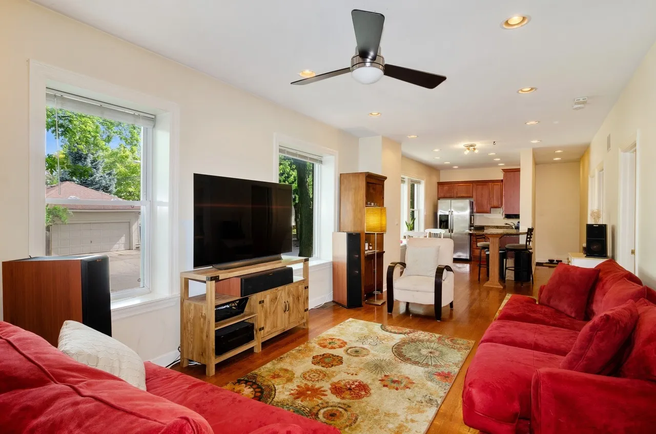 3651 W BYRON ST 60618-unit#01-Chicago-IL