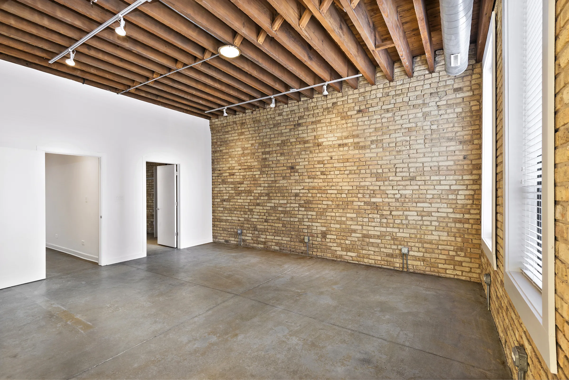 outide view of 945 West Fulton Market Apartments in Chicago