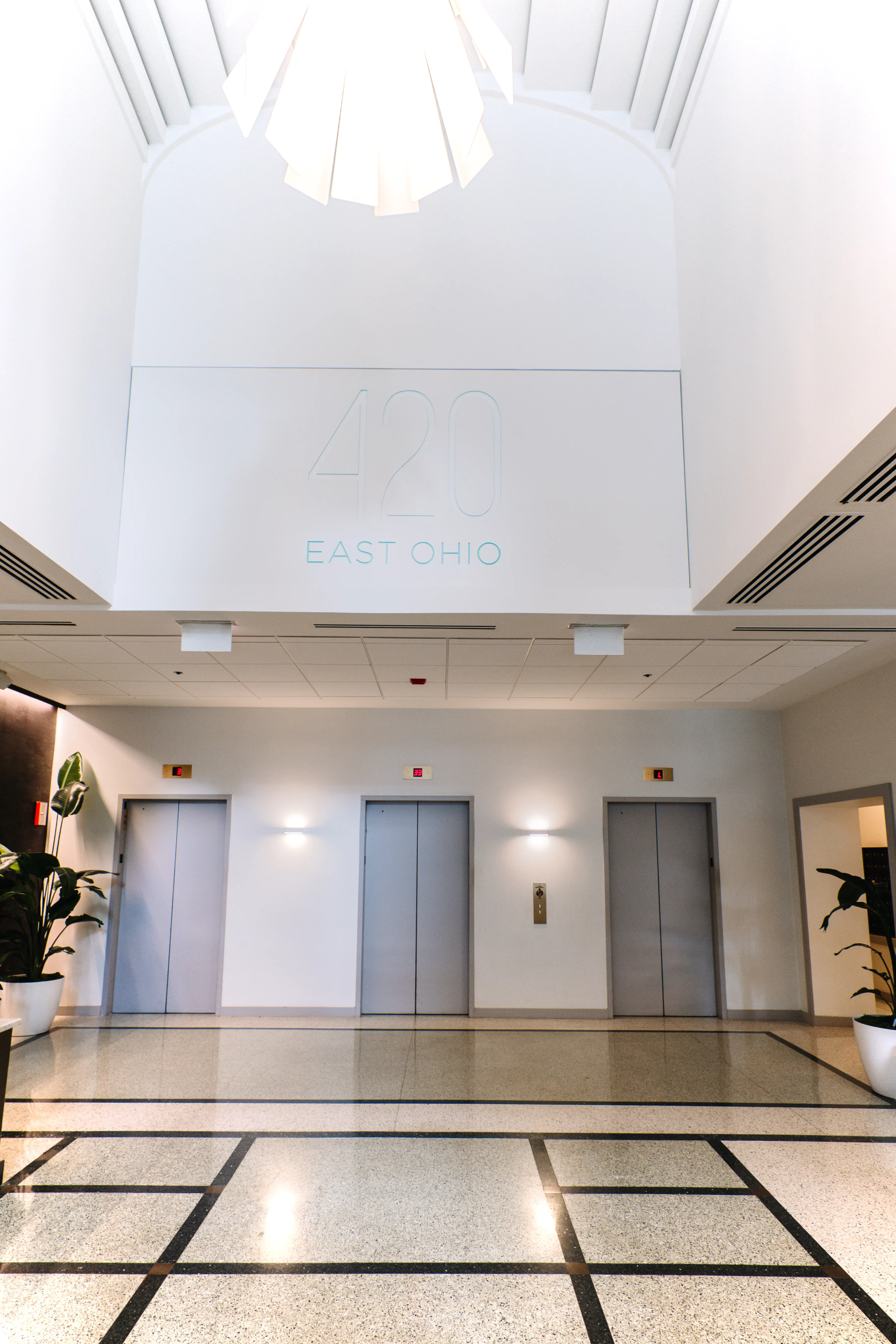 Entrance Lobby at 420 E Ohio Apartments in Streeterville Chicago