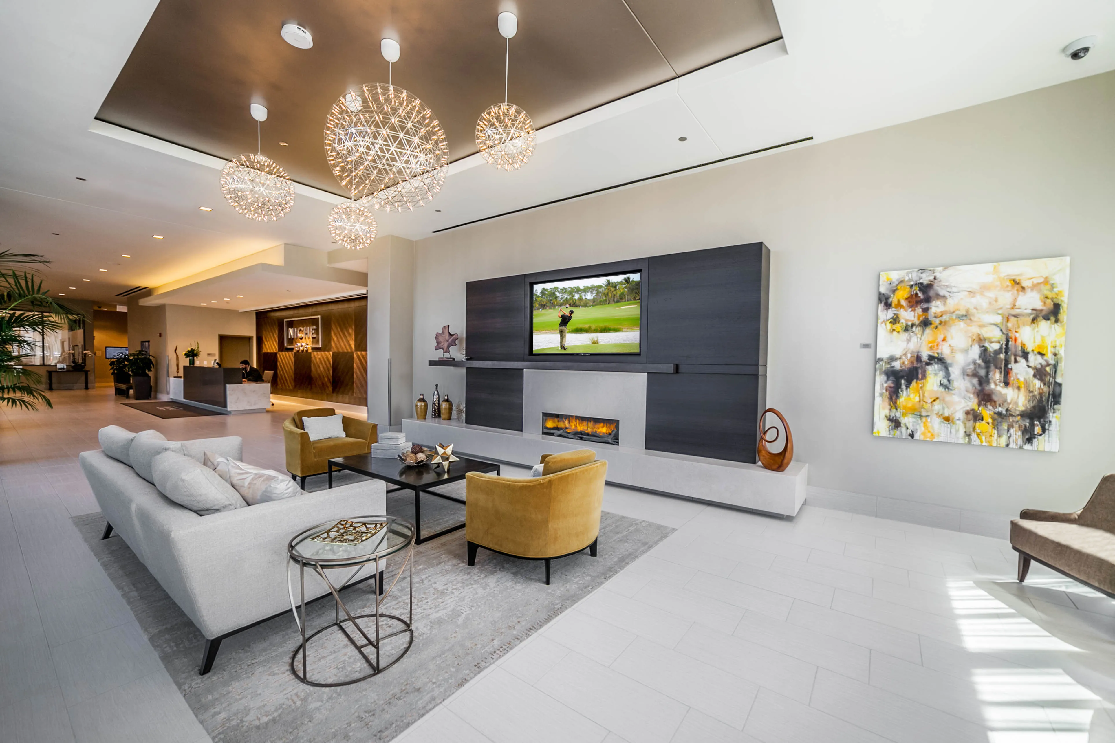 out door roof amenity space at Niche 905 Apartments in Chicago