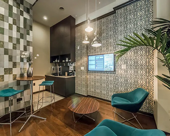 living room and kitchen at Reside on Clarendon Apartments in Chicago