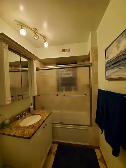 3565 W LYNDALE ST 60647-unit#2E-Chicago-IL