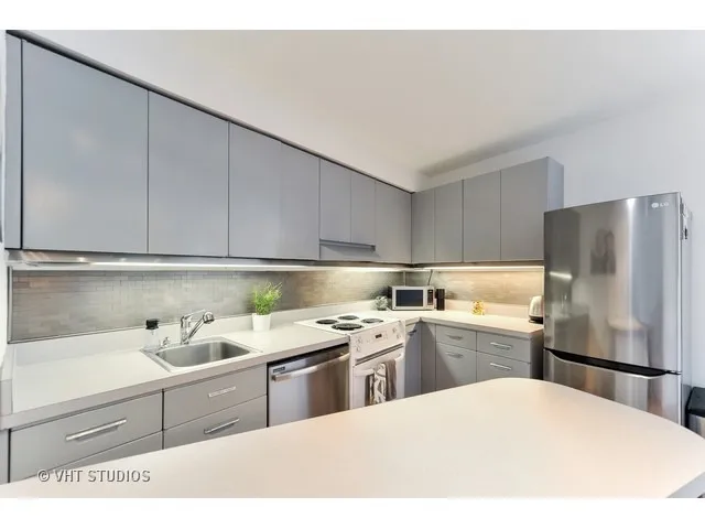 300 N STATE ST 60654-Marina City-Chicago-IL