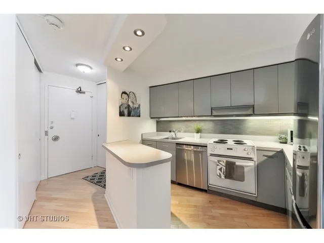 300 N STATE ST 60654-Marina City-Chicago-IL