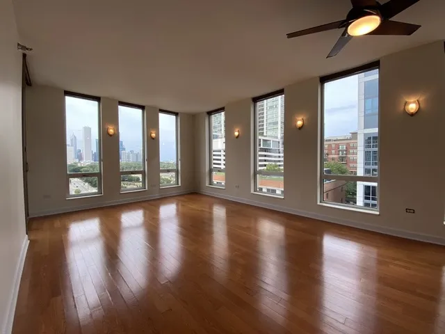 Michigan Avenue Tower Apartments 