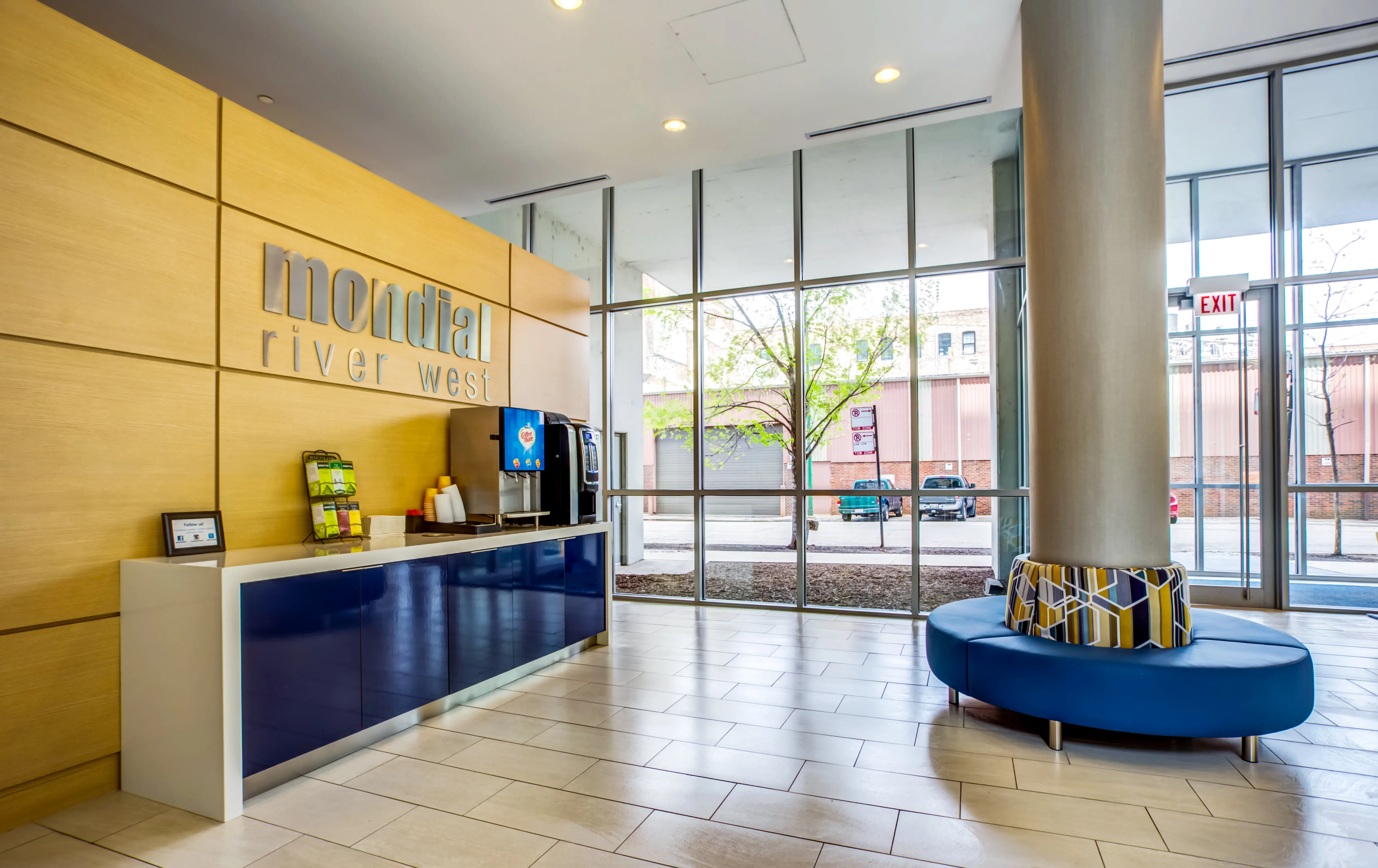 living room and view of chicago at Mondial River West Apartments