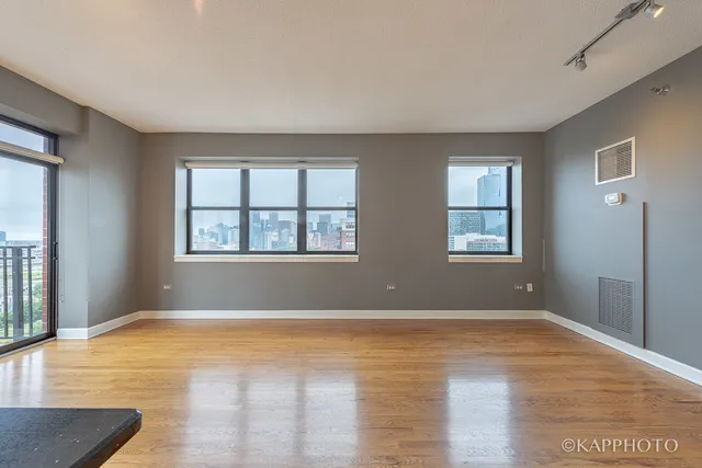 One East 15th Place Apartments