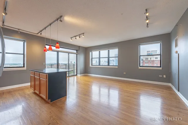 One East 15th Place Apartments