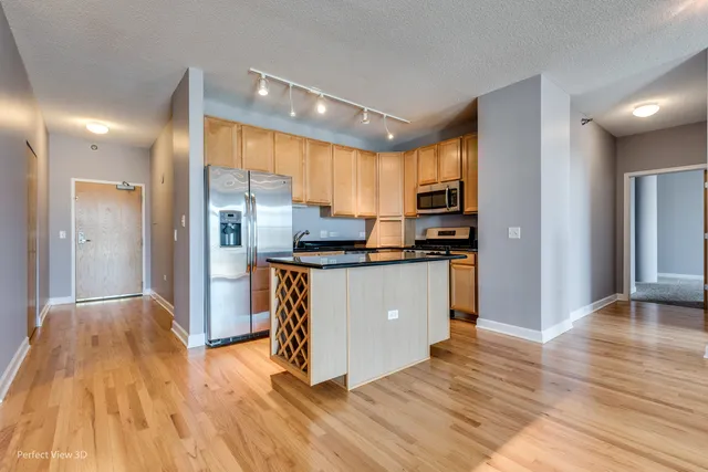 One East 15th Place Apartments