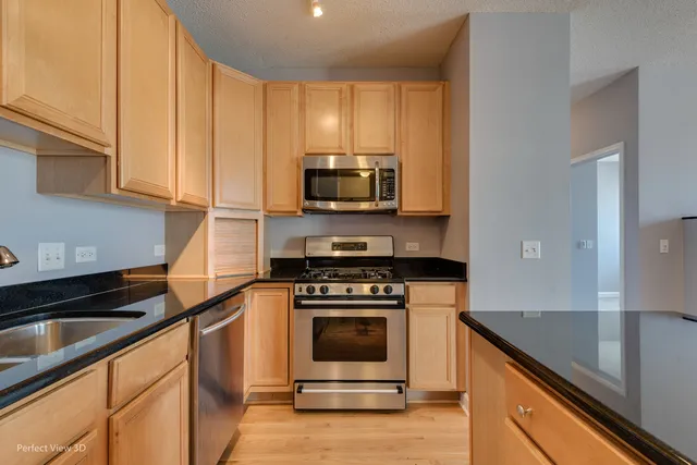 One East 15th Place Apartments