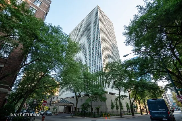 One East Scott Apartments