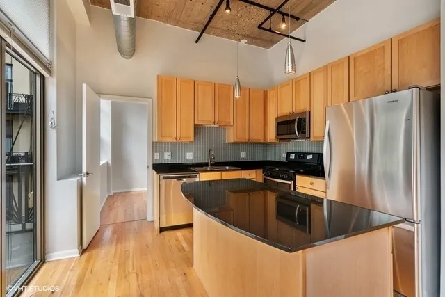 One River Place Apartments